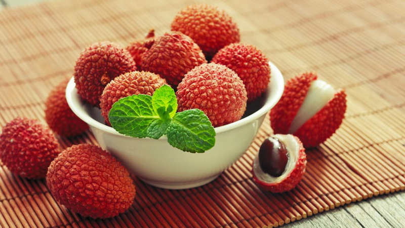 18 Useful and Interesting Facts About Lychee or Chinese Plum