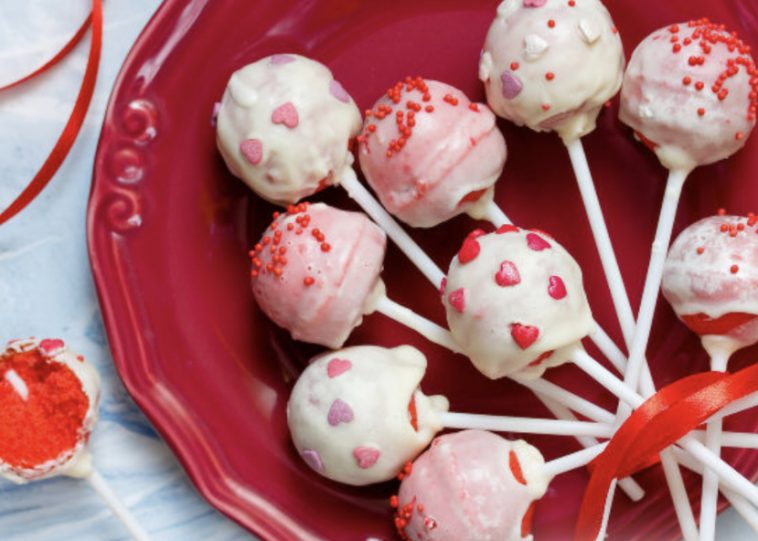 торт попсы красный бархат. кейк попсы эскимо красный бархат. кейк попсы эскимо красный бархат. кейпопсы красный бархат. кейпопсы красный бархат.