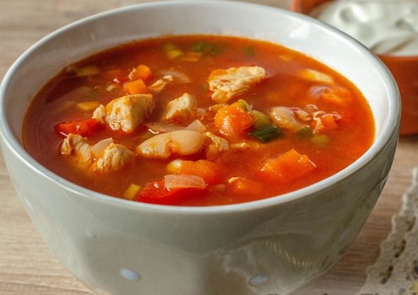 Tomato Soup with Chicken, Beans, and Vegetables