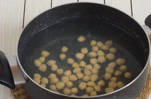 Borscht with Red Cabbage and Chickpeas