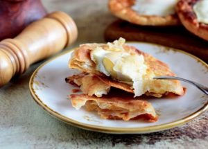 Puff Pastry with Scrambled Eggs (in a Pan)