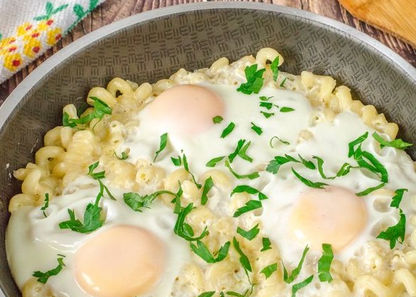 Scrambled Eggs with Pasta, Cheese, and Cottage Cheese