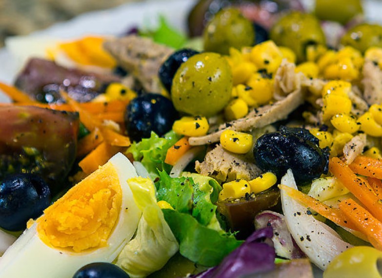 Mediterranean Salad (Ensalada Mediterranea)