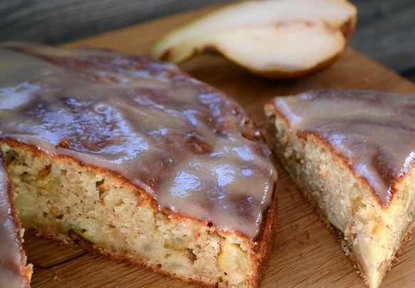 Yesterfood : Honey Bee Cake with Honey Caramel Drizzle