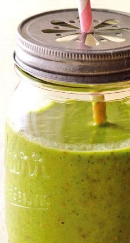 Energizing Pineapple, Kiwi, Banana and Spinach Smoothie