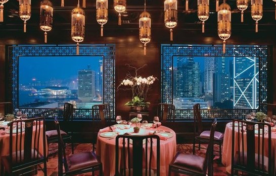 10 Popular Restaurants and Cafes in Hong Kong