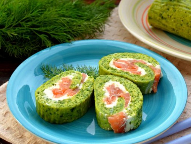 Spinach Roll with Salmon and Cream Cheese