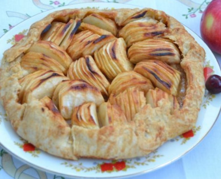 Breton Apple Pie