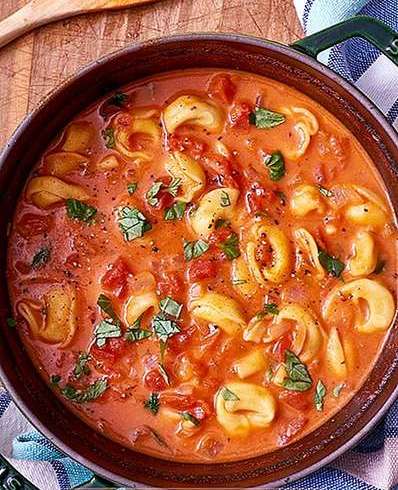 Tortellini with Tomato Sauce