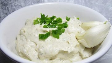 American Creamy Horseradish / Garlic Dip