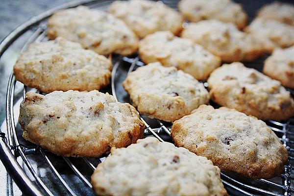 Anika`s Oatmeal Biscuits with Walnuts