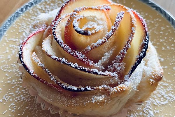 Apple and Cinnamon Roses with Puff Pastry