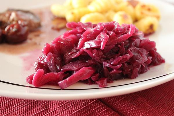 Apple and Red Cabbage with Success Guarantee