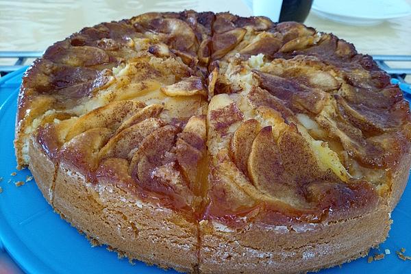 Apple Pie with Buttermilk and Cinnamon Topping