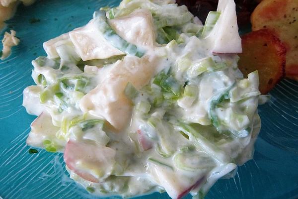 Apple-pineapple-leek Salad, Low in Fat