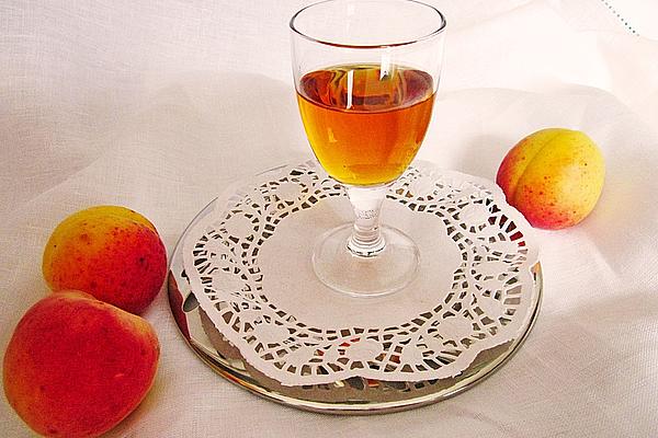 Apricot Liqueur Made from Seeds