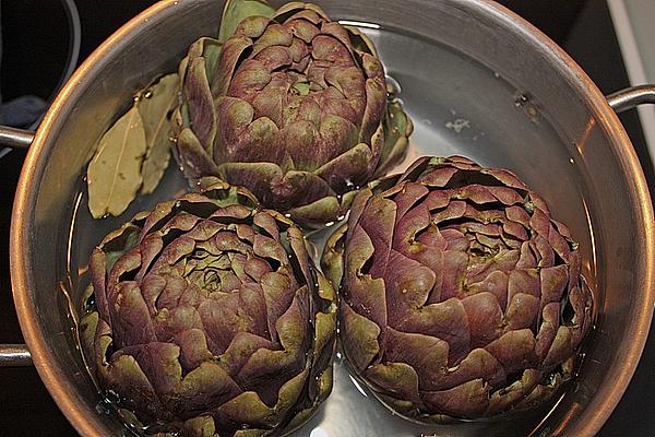 Artichokes with Avocado Dip