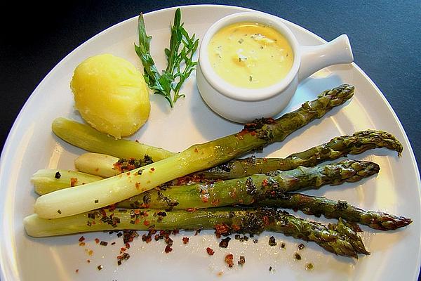 Asparagus in Baking Paper with Hollandaise Sauce