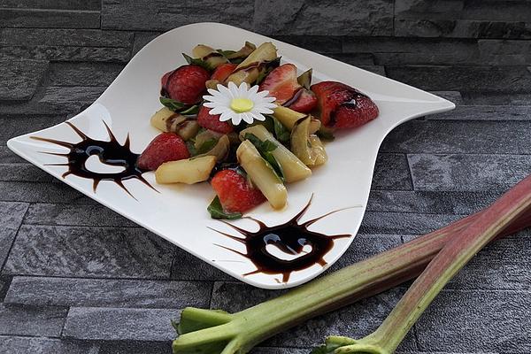 Asparagus Salad with Spinach, Strawberries and Rhubarb