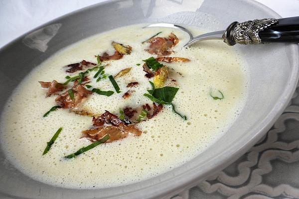 Asparagus Soup with Vanilla and Crispy Parma Ham