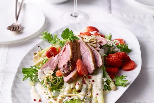 Asparagus with Strawberries and Duck Breast
