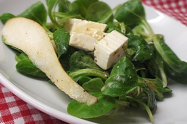 Autumn Salad with Pears and Cheese
