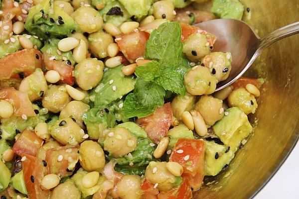 Avocado and Chickpea Salad