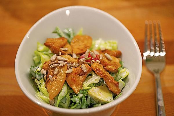 Avocado Salad with Chicken Breast Strips in Lemongrass Dressing