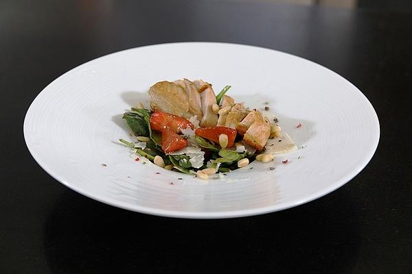 Baby Spinach Salad with Strawberries, Grilled Chicken and Pine Nuts