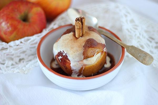 Baked Apples cheesecake with Plum Sauce