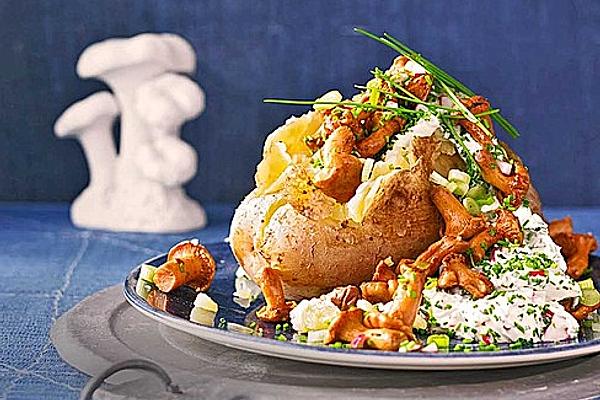 Baked Potatoes with Chanterelles
