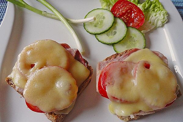 Baked Toast with Ham, Cucumber and Tomato