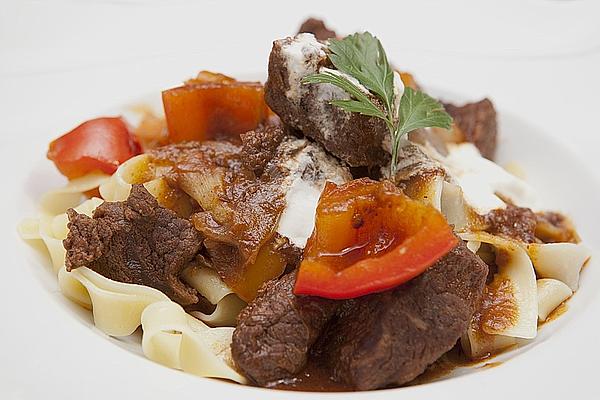 Beef Goulash with Shallots and Peppers