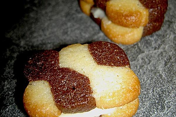 Black and White Pastries with Eggnog Cream