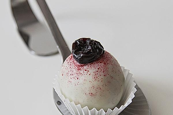 Black Forest Cherry Cake Pops