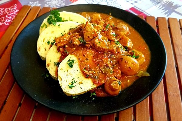 Braumeister – Goulash with Napkin Dumplings