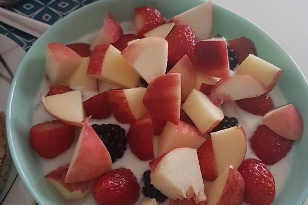 Breakfast Couscous with Yoghurt Cream and Fruit