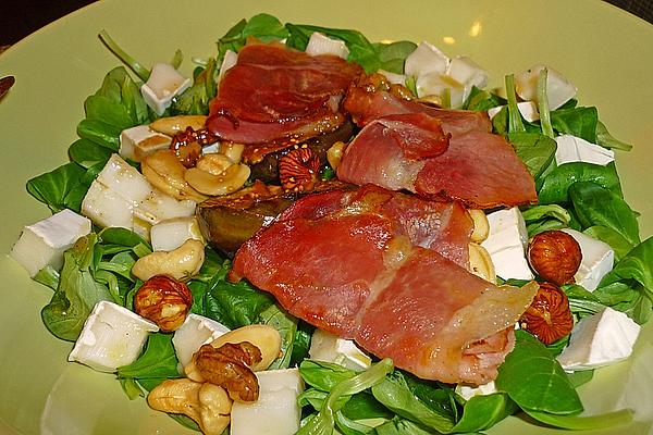 Caramelized Figs with Goat Camembert and Walnuts on Lamb`s Lettuce