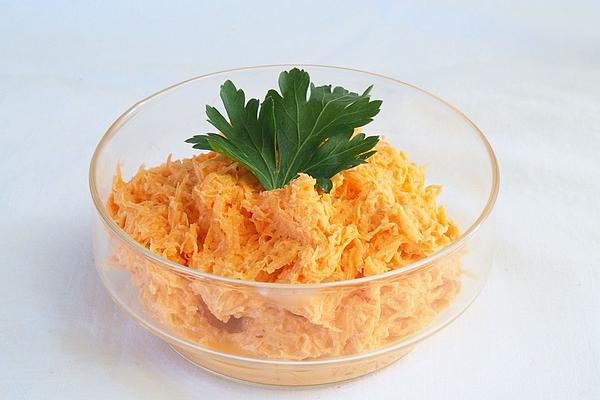 Carrot Salad with Garlic and Mayonnaise
