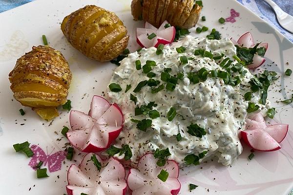 Catharina`s Baked Potatoes Fiefhusen Style with Herbal Quark