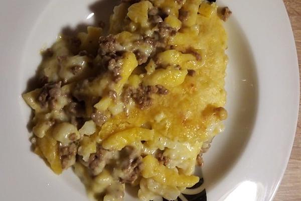 Cauliflower Casserole with Spaetzle and Minced Meat