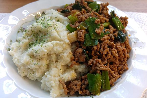 Cauliflower Puree with Minced Meat Topping