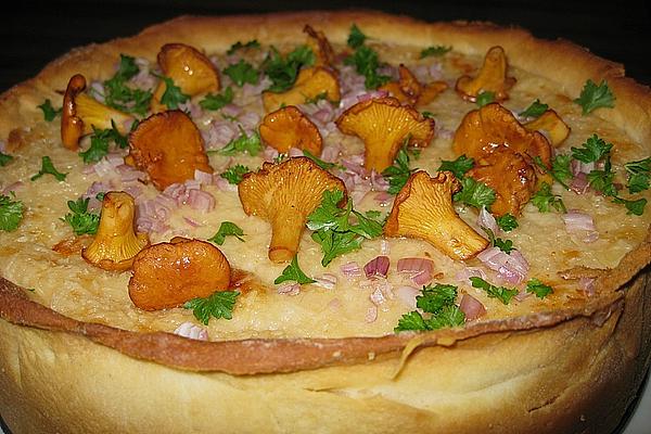 Chanterelle Pie with Minced Meat