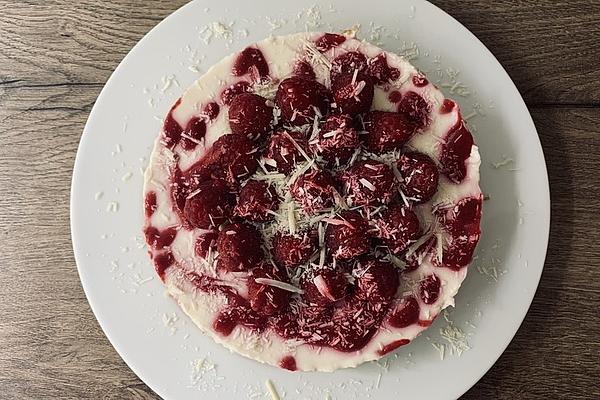 Cheesecake with Raspberries and White Chocolate