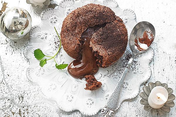Chocolate Cakes with Melted Core