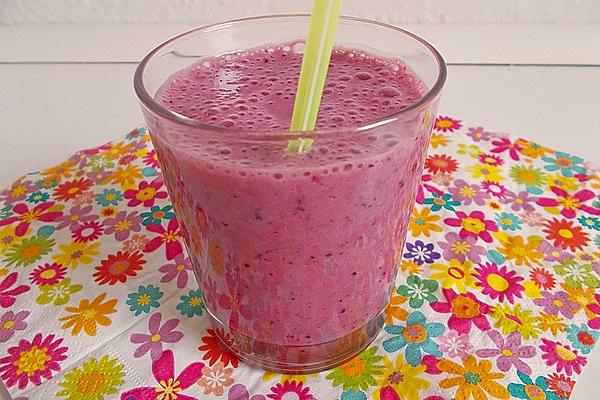 Chokeberry and Banana Milkshake