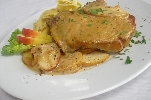 Chops with Apples in Mustard Sauce