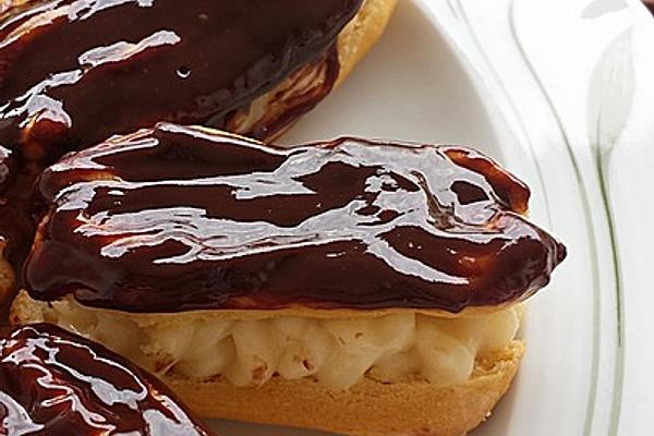 Éclairs with Pudding Filling