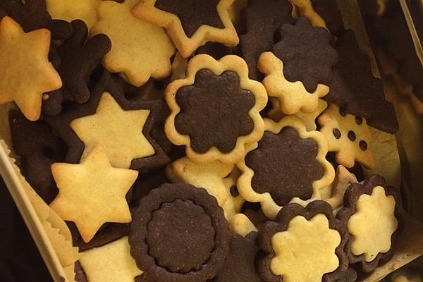 Cocoa Cookies with Christmas Spices