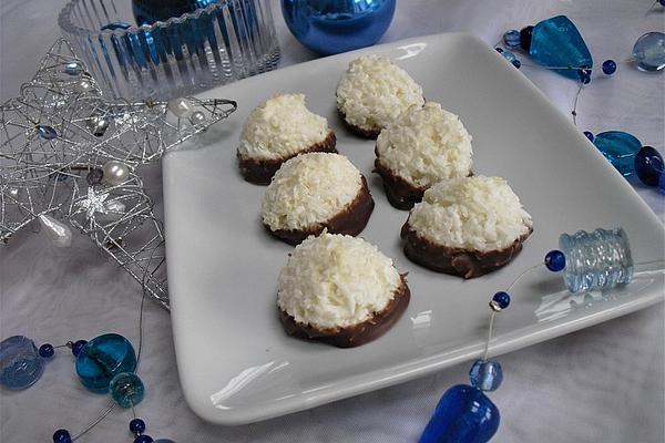 Coconut Macaroons with Cottage Cheese